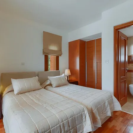 Aphrodite Hills Superior Superior 0135 Air Conditioning 5 Bedrooms Villa *